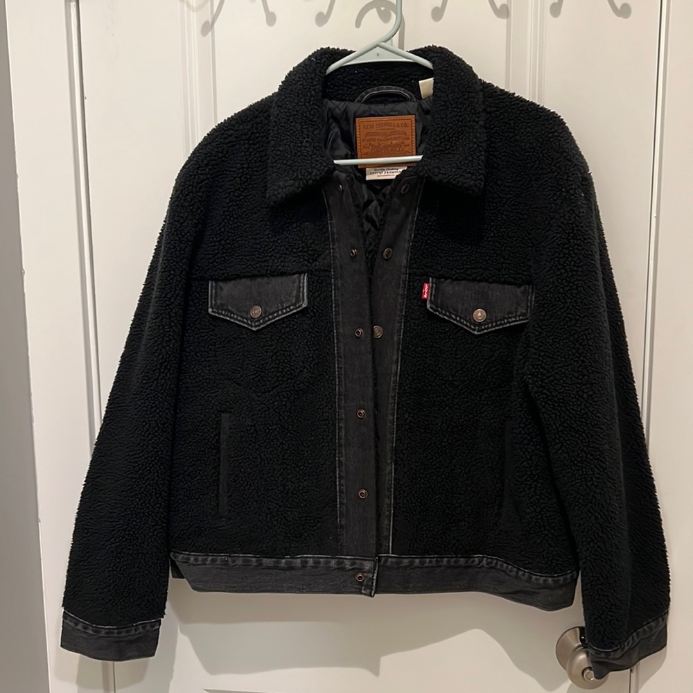 Black Oversized Levi’s Sherpa Jacket